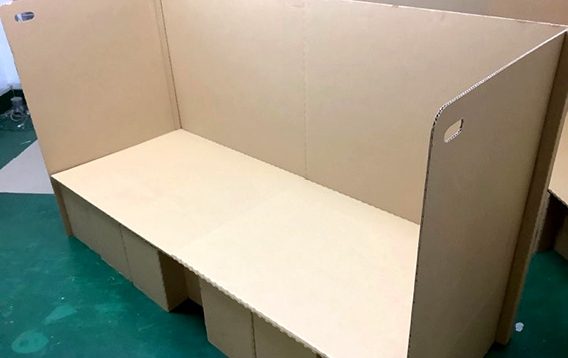 ダンボールベッドひらいてポン